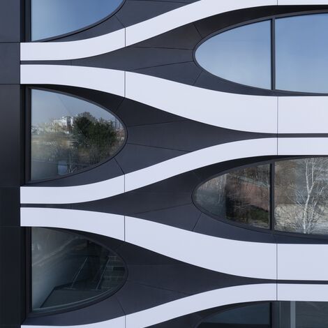 ConceptSystem 77 Drzwi aluminiowe oraz ConceptWall 60 Ściany osłonowe aluminiowe - B73 zlokalizowany w Sofia, Bulgarije