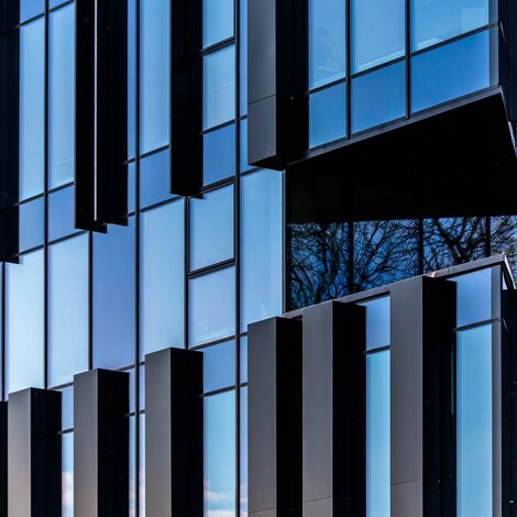 MasterLine 8 HI Okna aluminiowe oraz CW 50-HI Ściany osłonowe aluminiowe - Office building Avia Solutions Group zlokalizowany w Vilnius, Litwa