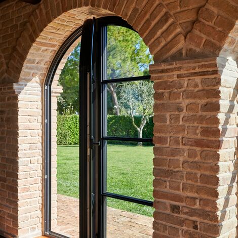 SlimLine 38 Okna aluminiowe, SlimLine 38 Ferro Okna aluminiowe oraz SlimLine 38 Classic Okna aluminiowe - Ville G zlokalizowany w Ancona, Włochy