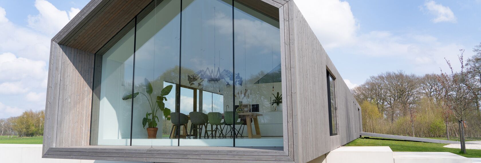 SlimLine 38 Drzwi aluminiowe, ConceptPatio 130 Drzwi przesuwne aluminiowe oraz ConceptSystem 77 Okna aluminiowe - Het Kleine Krikhaar zlokalizowany w Geesteren, Holandia