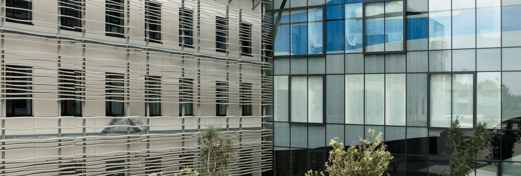 ConceptSystem 77 Okna aluminiowe, BriseSoleil 100 Osłony przeciwsłoneczne oraz CS 77 Fire Proof Okna aluminiowe - AZ Sint Maarten zlokalizowany w Mechelen, België