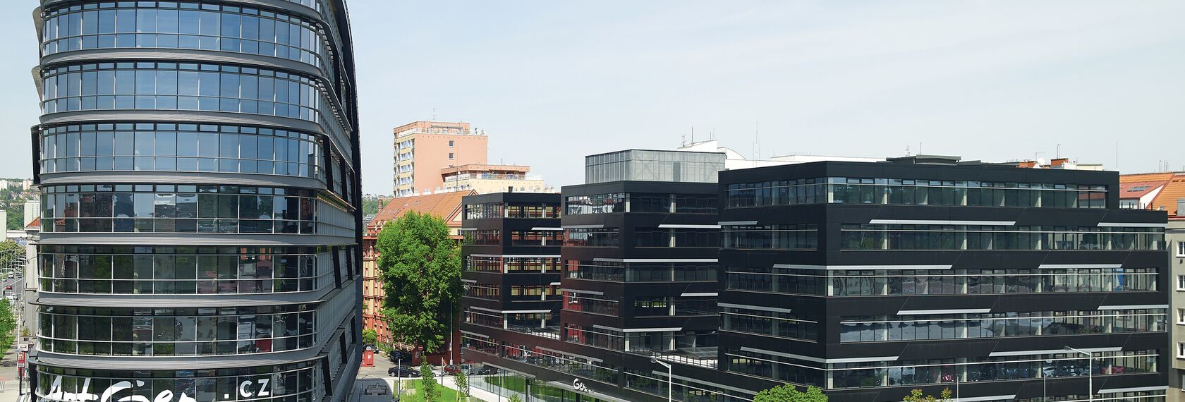 CS 86-HI (c) Systemy anulowane oraz ConceptWall 50 Ściany osłonowe aluminiowe - Office building ArtGen zlokalizowany w Prague, Czechy