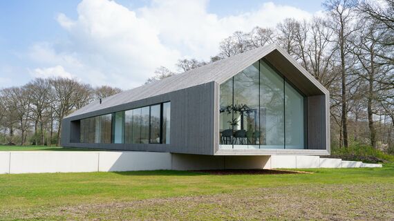 SlimLine 38 Drzwi aluminiowe, ConceptPatio 130 Drzwi przesuwne aluminiowe oraz ConceptSystem 77 Okna aluminiowe - Het Kleine Krikhaar zlokalizowany w Geesteren, Holandia