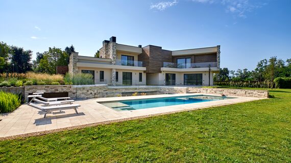 HiFinity Drzwi przesuwne aluminiowe - House Villa Hi-Finity Bergamo zlokalizowany w Bergamo, Włochy