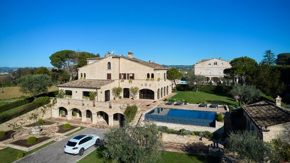 SlimLine 38 Okna aluminiowe, SlimLine 38 Ferro Okna aluminiowe oraz SlimLine 38 Classic Okna aluminiowe - Ville G zlokalizowany w Ancona, Włochy